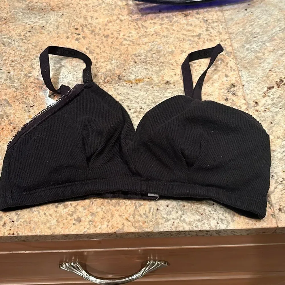 Jockey woman's no underwire bra. No size tag it was cut out